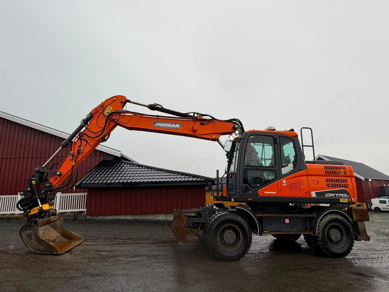 Doosan DX170W-5