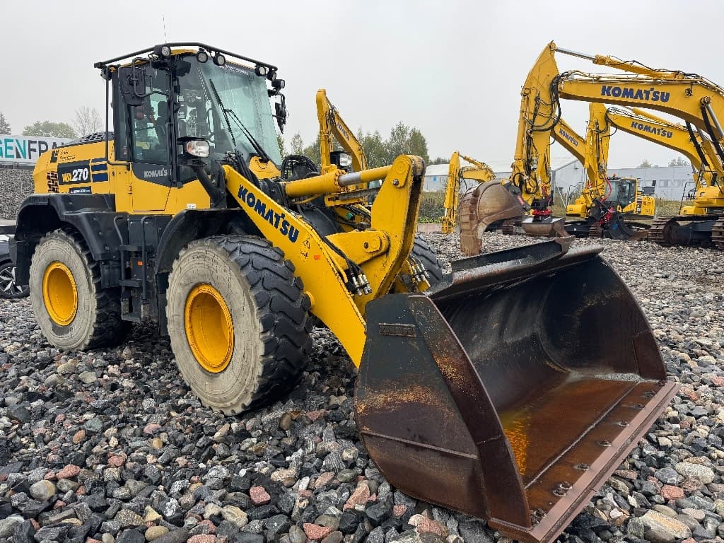 Komatsu WA 270-8