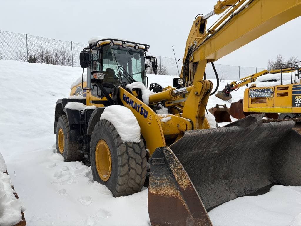 Komatsu WA 320-8