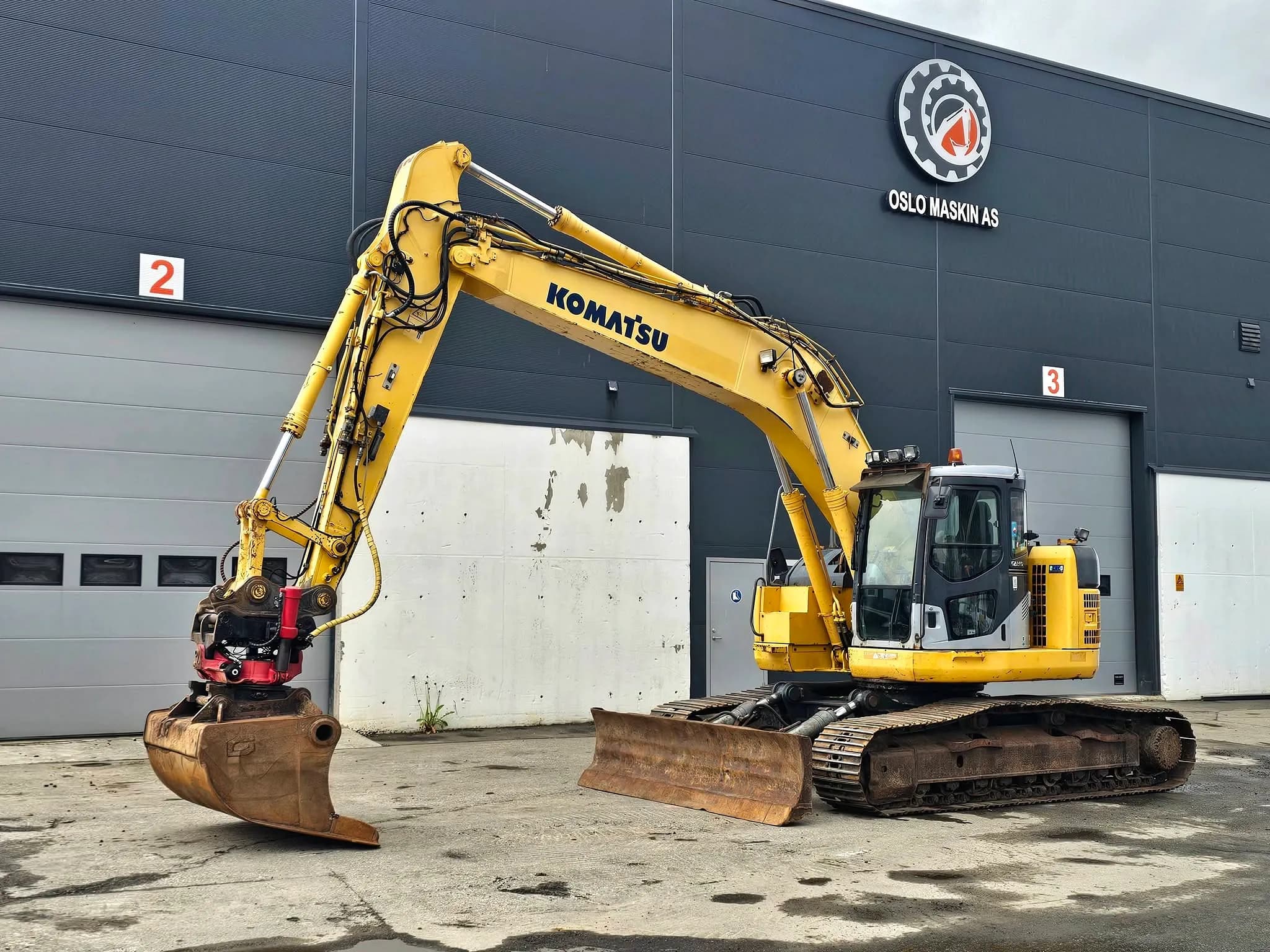 Komatsu PC228USLC-3EO