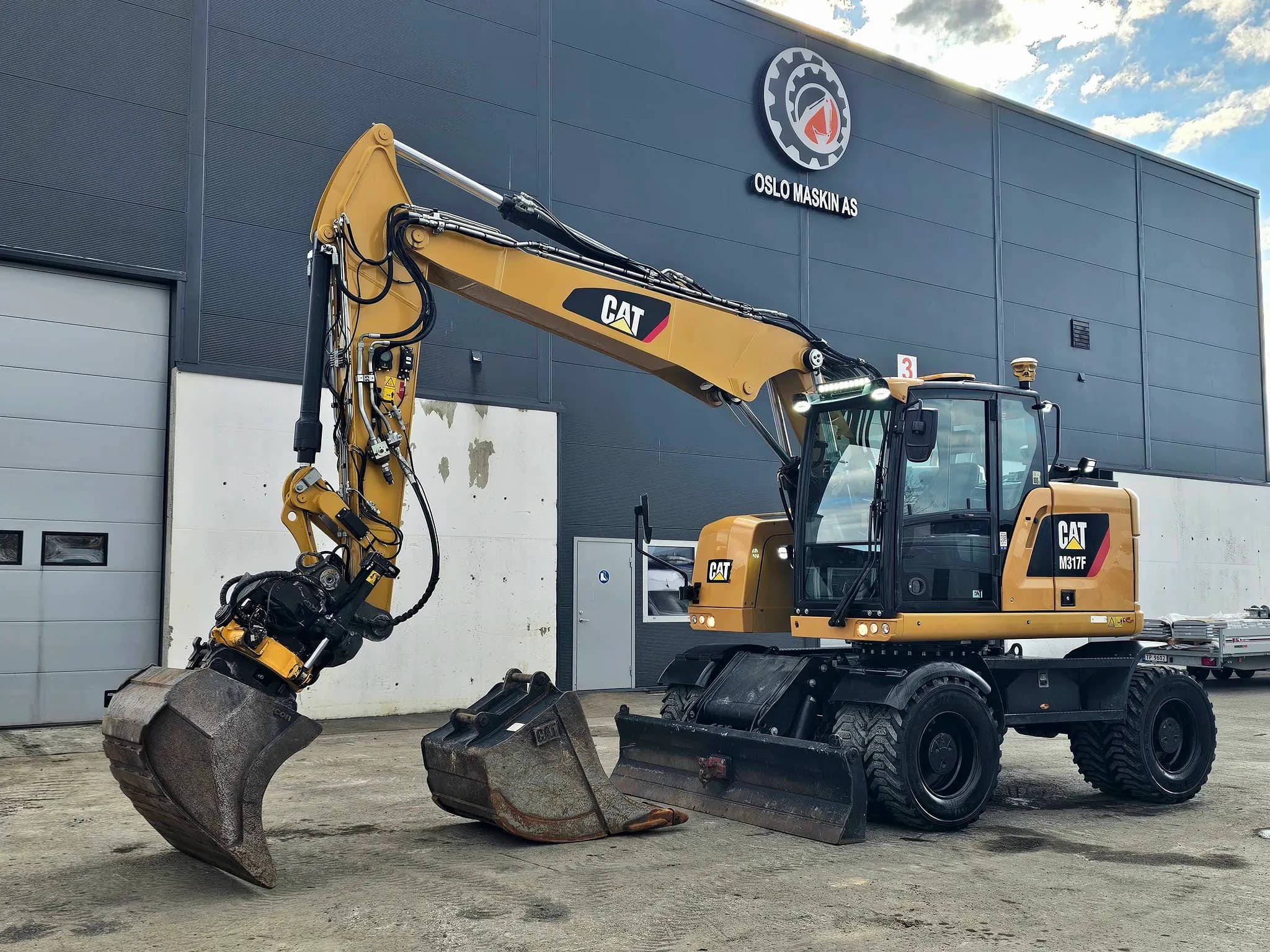 CAT M317F