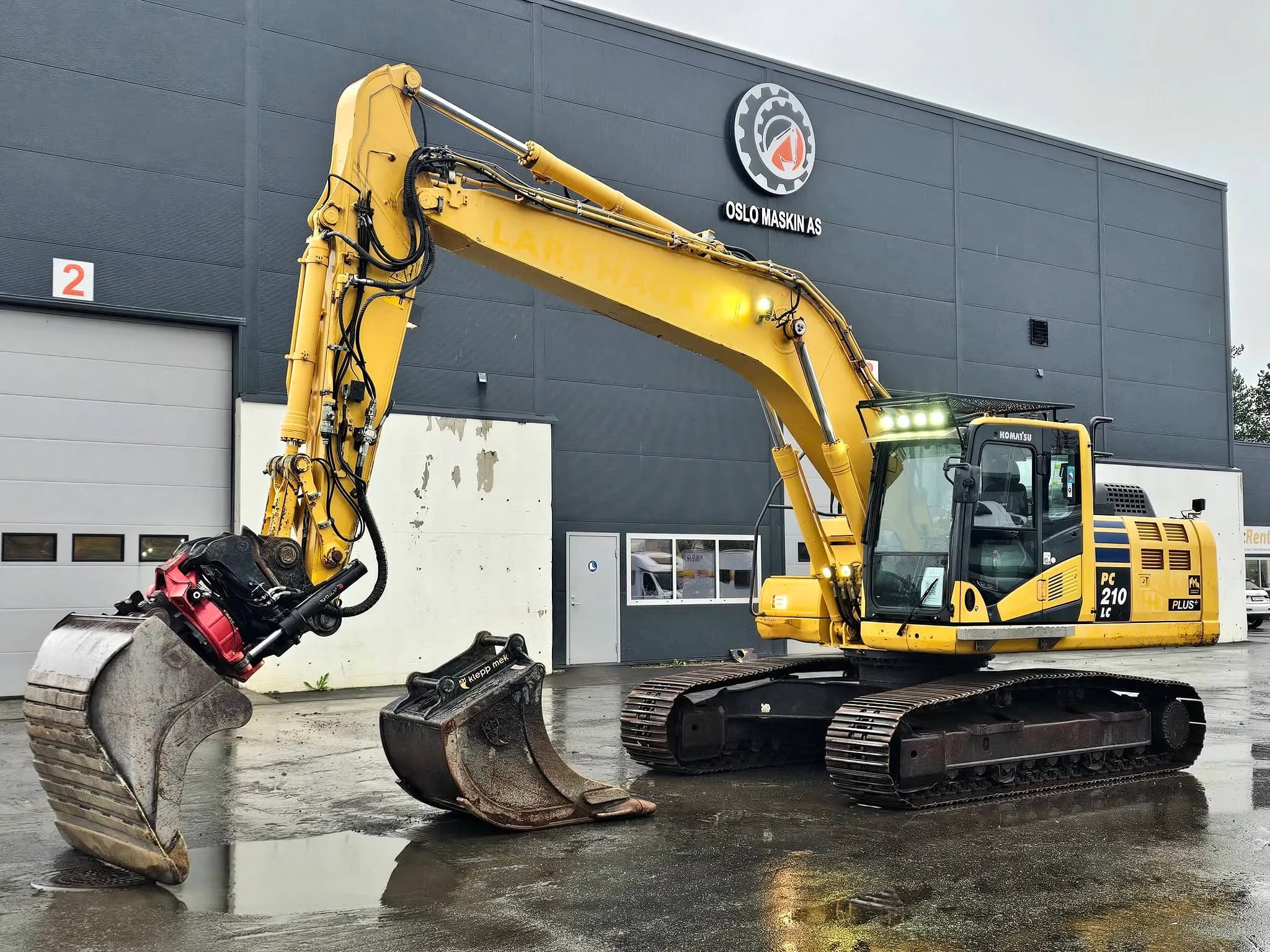 Komatsu PC210LC-10