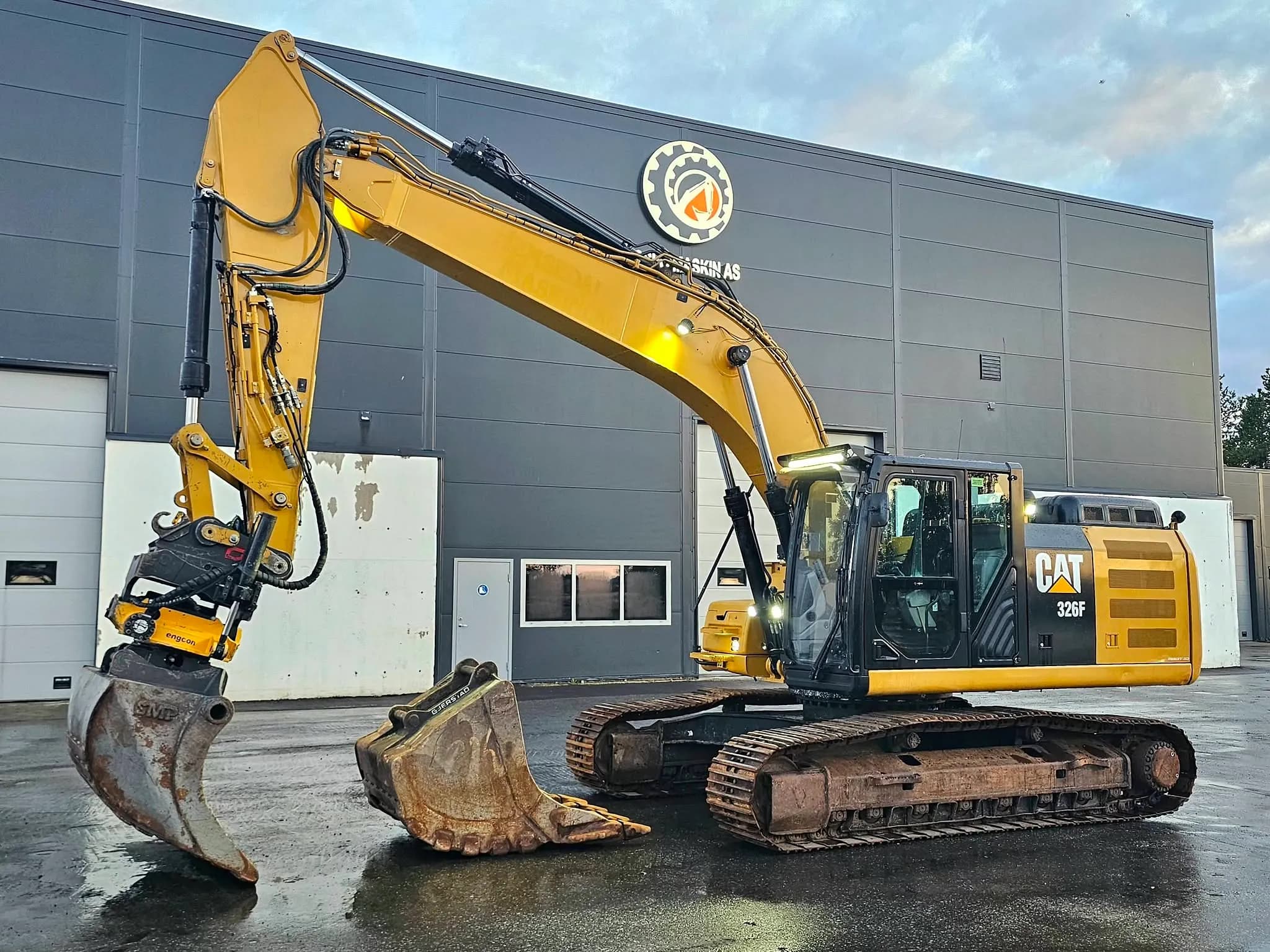 CAT 326FL