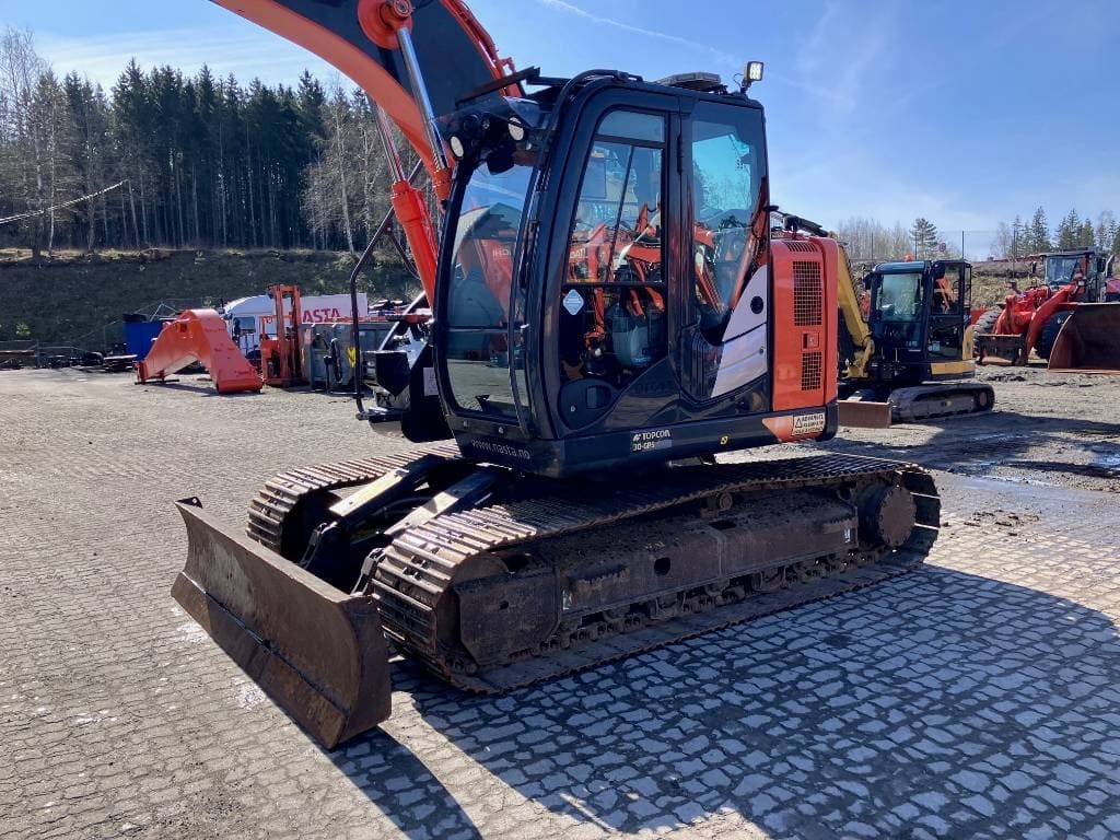 Hitachi ZX 135 US-5
