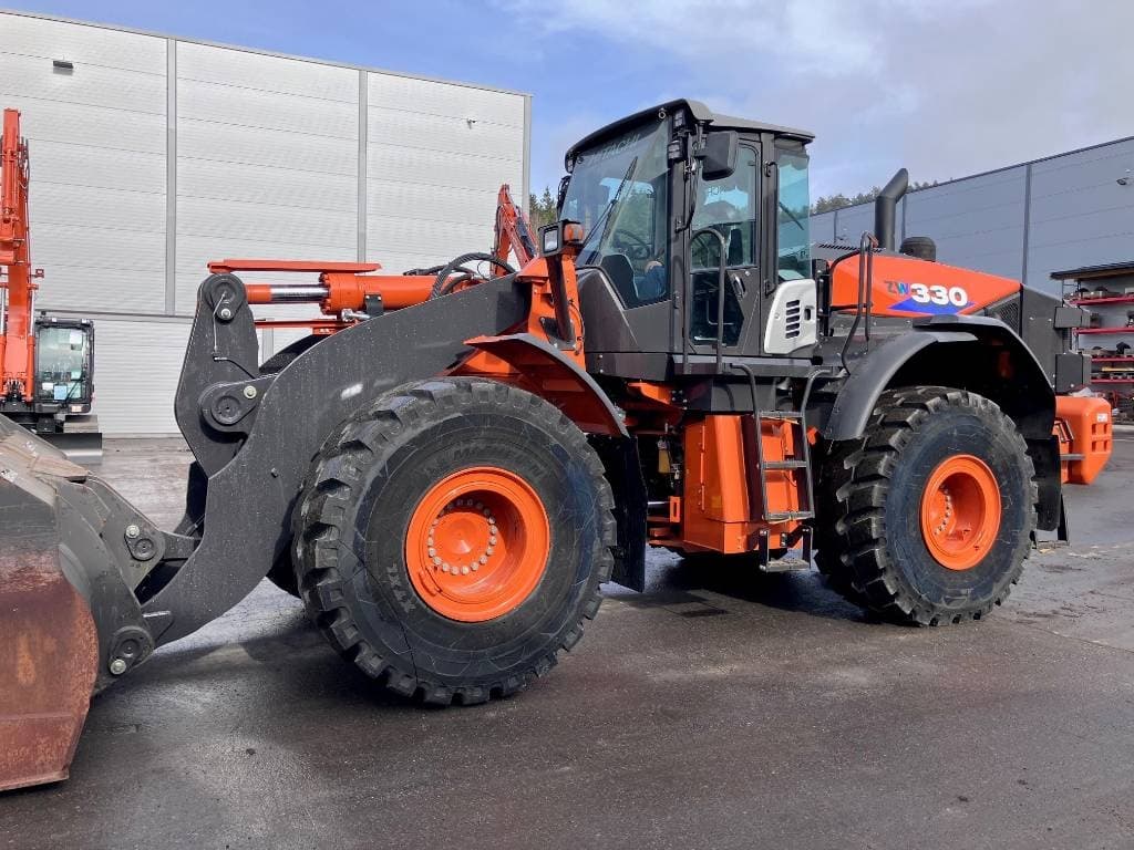 Hitachi ZW 330