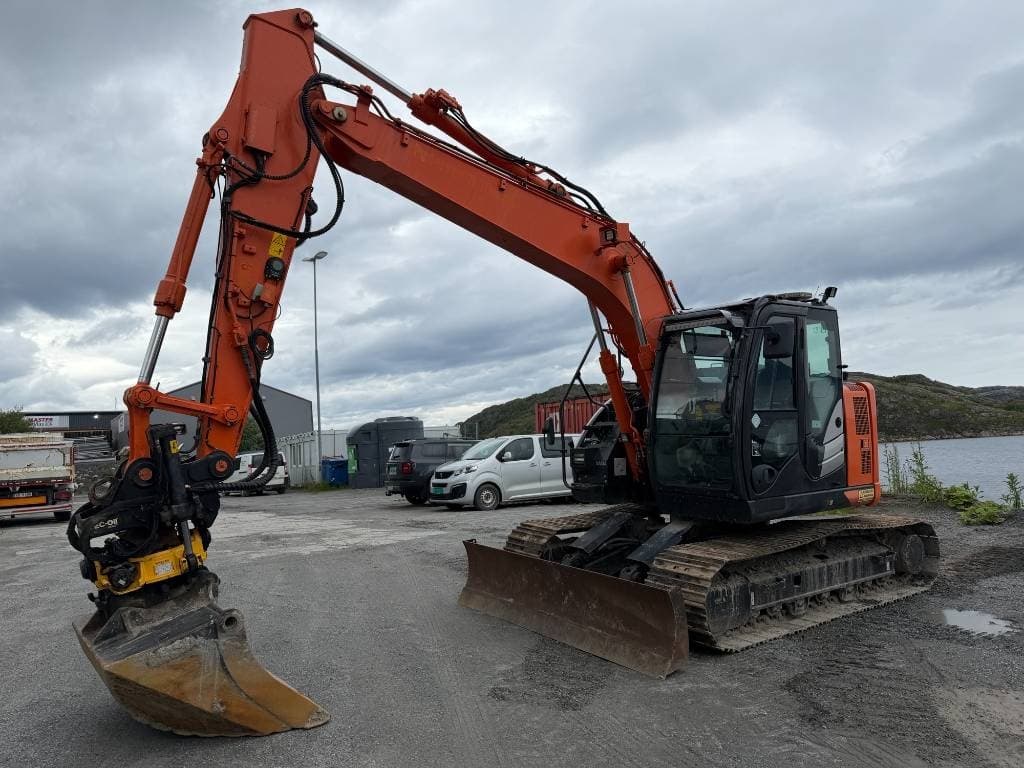 Hitachi ZX135US-6 – Tverrlandet – Gravemaskiner til salgs